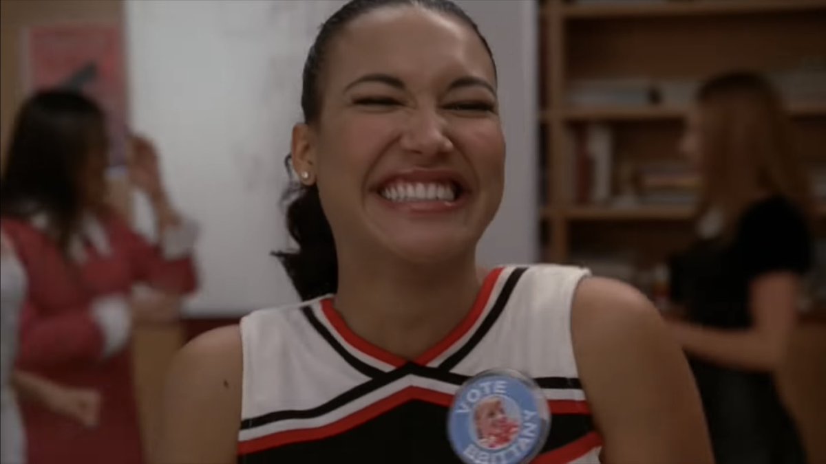 safeplacetana's tweet photo. you've got a smile that can light up this whole town https://t.co/HjB5Z9C33e