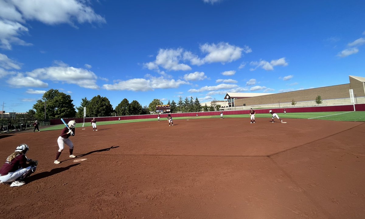 CMUSoftball's tweet photo. First team scrimmage views on the first day of fall! 🍁🍁🍁 https://t.co/i0ushGMl18