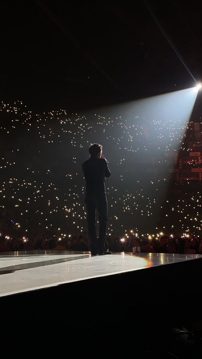 comforths1's tweet photo. all the lights shine for you. https://t.co/1Mu9xTq6VP