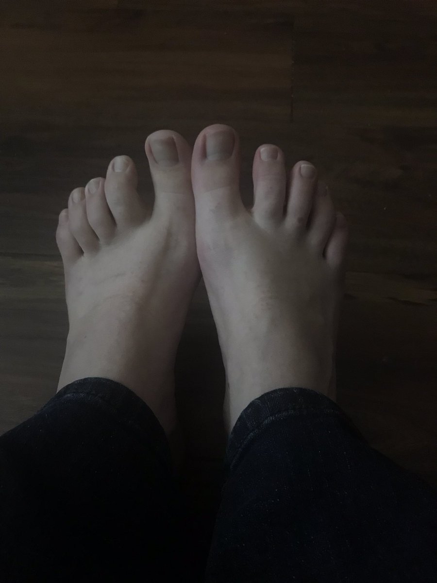 FeetForever9's tweet photo. 👣👣👣
#feetfethish #feet #feetfinder #feetforsell #fyp #feetِ  #feetpic #seller @Feetfinder https://t.co/8c9Kb7r9Zg