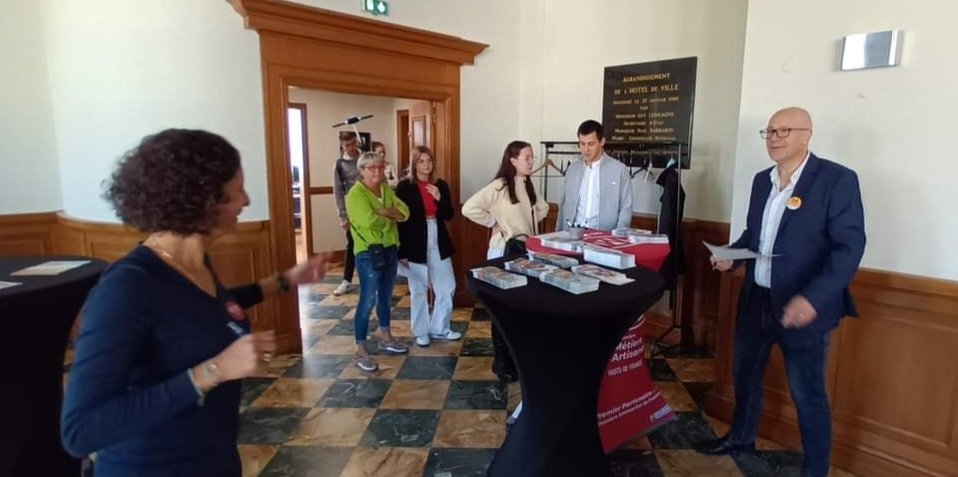 MahieuxSbastie1's tweet photo. PE Boulogne en action pour nos jeunes afin de valoriser l apprentissage en partenariat @CMA_HdF et @poleemploi_HDF sur la ville de Le Portel.
Suites de parcours en prévision pour ces jeunes par les métiers de l'artisanat.
@LEMERY_C @FredericDanel @ThierryDanhiez @PrudhommePhili1 https://t.co/tRaOZGZ49i