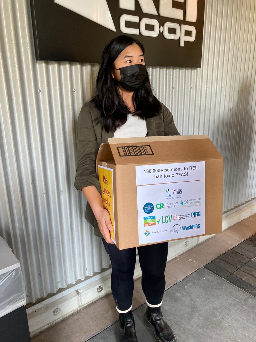 ToxFreeFuture's tweet photo. Toxic-Free Future along with advocates from @WashPIRG and @ptogetheraction visited the @REI Seattle flagship store to deliver 130,000+ petitions to #REI in its hometown and demand an end to toxic #PFAS in the products REI sells.

#MindTheStore #OptOutside #BanPFAS https://t.co/fLClc8qS9P