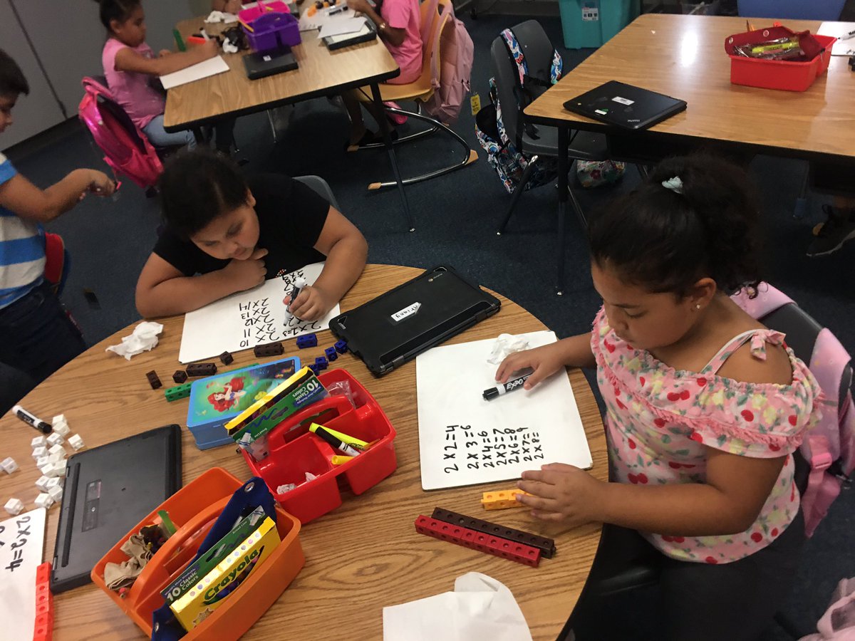 arlenetyndall's tweet photo. Working on using representation for multiplication! Learning to love math❤️@KirkElementary #wearethird #KirkCan #practicepracticepractice #buildingunderstanding https://t.co/vXhiya2Z0f