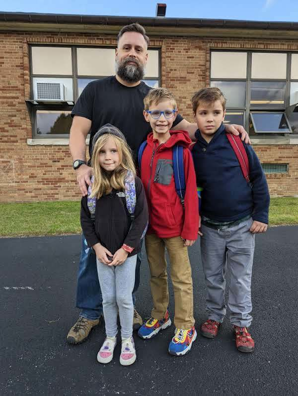 CHUHSchools's tweet photo. We were so happy to have so many parents spend some extra time with us this morning. Thank you to all of the fathers, father figures, role models, and mentors who participated! #FathersWalk #TigerNation https://t.co/0fioK8Hx84