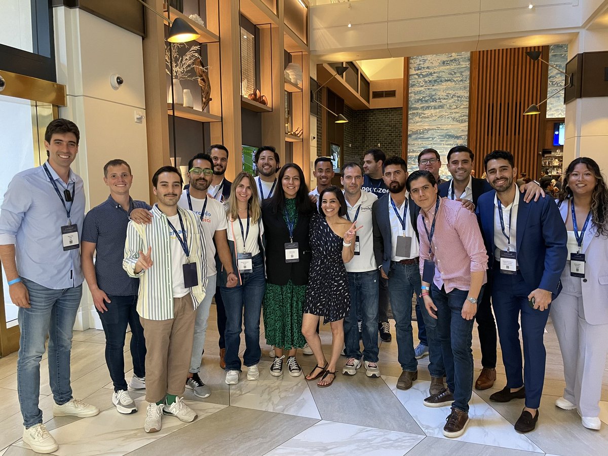 lolitataub's tweet photo. 👊🏽Con @ganasvc @LATTITUDEevent! 
@ArgelAlgura @oszie5 @trucios95 @ntippmann @alejandrordgzz @marianavelpal @JESSICAOLIVAN @MarianoAzuela9 @lesterfd @mrazuela @negozee @uxbytony @jeffreypriebe @ArmandoSada1 @Anthonyruizcal1 @GRuizcalderon @sbjennykan @thenewtechexpat @byronramirez https://t.co/ZGLCg4l7A6