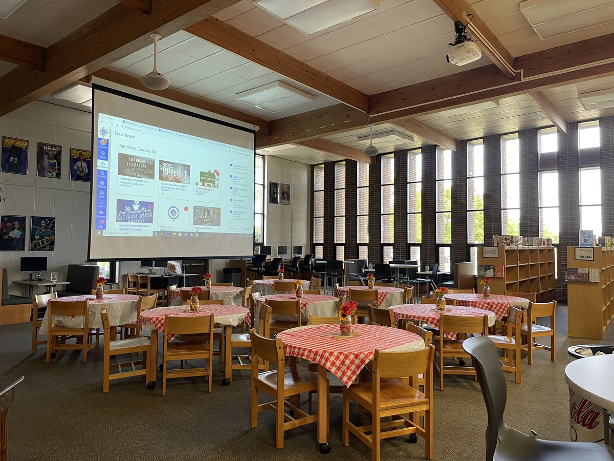 Mrs. Stryhal tweet media