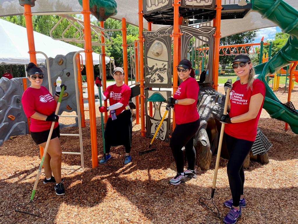 BranchesFL's tweet photo. A HUGE THANK YOU to the incredible @aramarkcommunity team for all your hard work today!!! Our Florida City site looks beautiful and that’s all because of YOU! We are so grateful. #ABCDay #aramarkvolunteer @aramark @SoCurrentNews https://t.co/w5GZdHpZsR