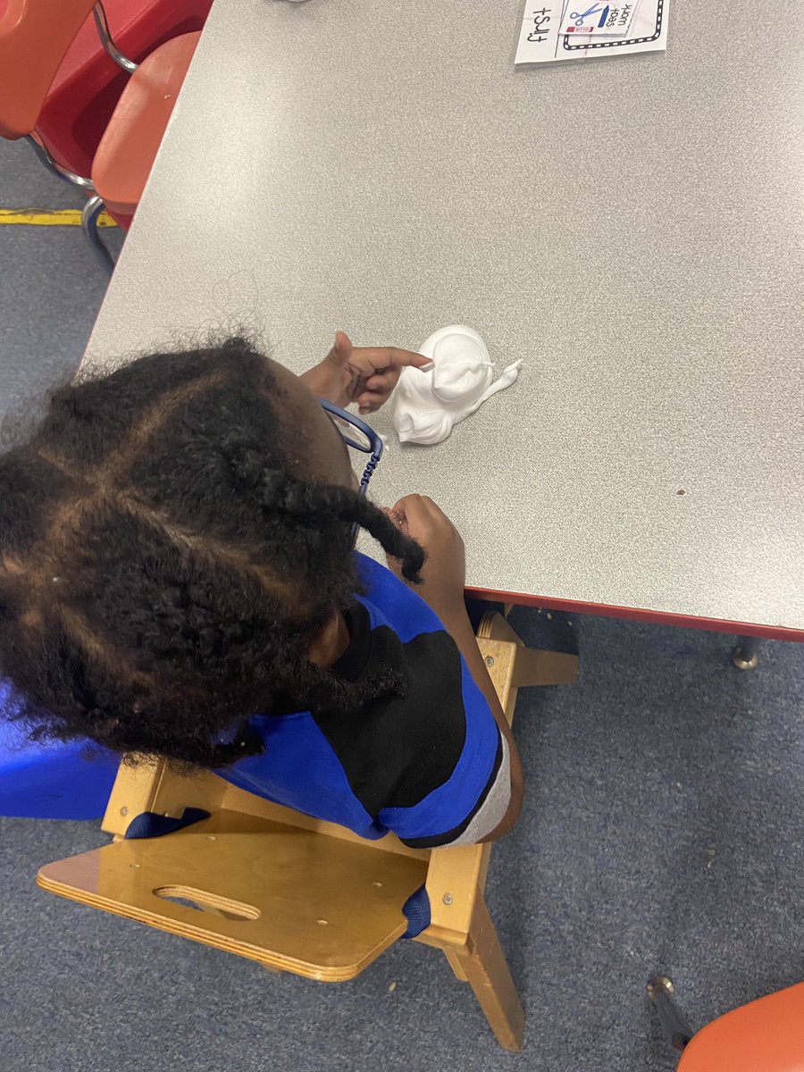 MissDawnMtView's tweet photo. Rainy mornings call for sensory play! @melandyk @MountOliveTSD @debhuffman_ https://t.co/Nv5d45pFp8