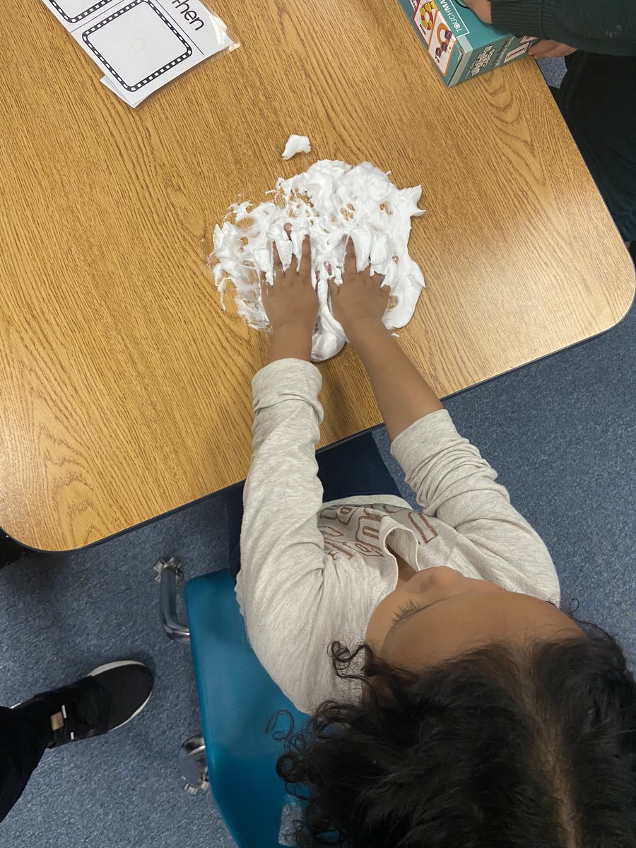 MissDawnMtView's tweet photo. Rainy mornings call for sensory play! @melandyk @MountOliveTSD @debhuffman_ https://t.co/Nv5d45pFp8
