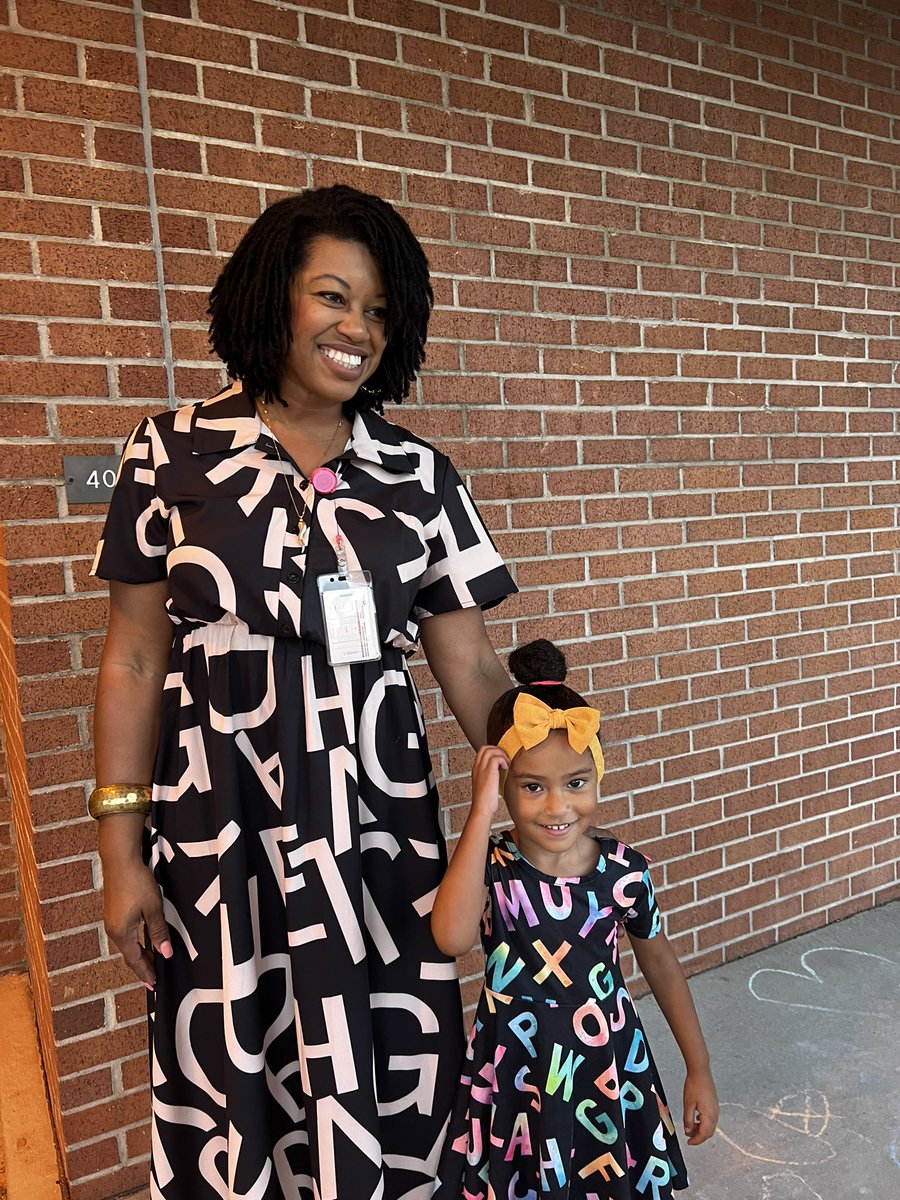 CR_Cureton's tweet photo. You know it’s going to be a great day at @SaxeGothaEle when you wear your ABC dress and get to twin with a little friend! And of course this called for a picture with the Chicka Chicka Boom Boom tree! #aplife #togetherweshine💫 https://t.co/wVlKgnvjKJ
