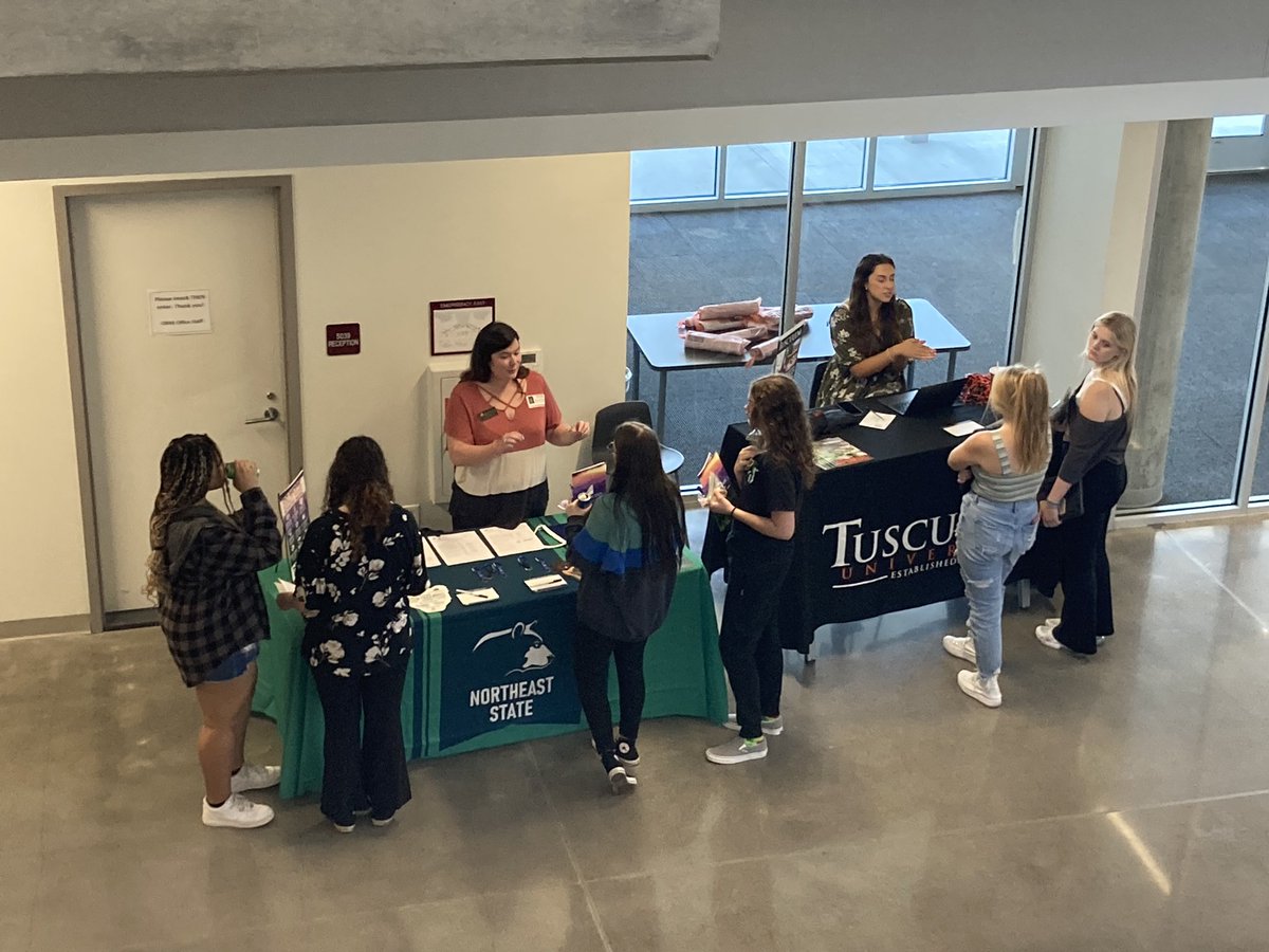 DBHS_Counseling's tweet photo. TN College App week has been amazing! We have gotten so many students signed up for the TNPromise, filled out many applications and researched scholarships and housing options. #tncollegeappweek #tnpromise #tnacheives https://t.co/JmO8AnTLEq