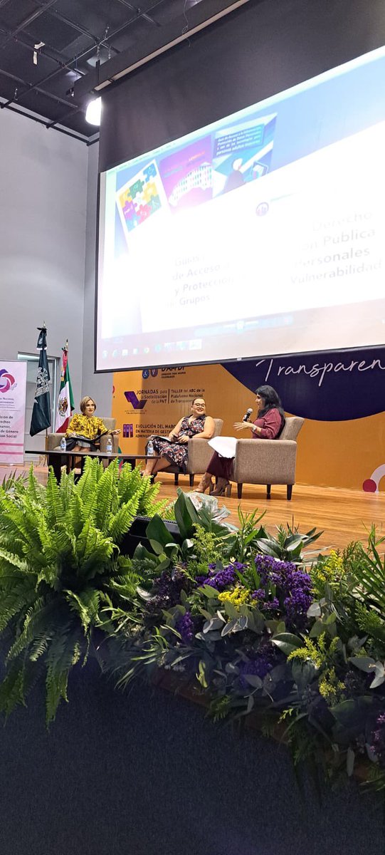 LucyMariscalC1's tweet photo. Excelente #Jornada por la #Transparencia con servidores públicos de #Tabasco y estudiantes de la @UJAT, impulsando el derecho a saber y la protección de los datos personales, con el @itaiptabasco y el liderazgo institucional del @INAImexico y el @CONAIP_SNT.

#Unidad #Armonía 🇲🇽 https://t.co/891ZphIrD7