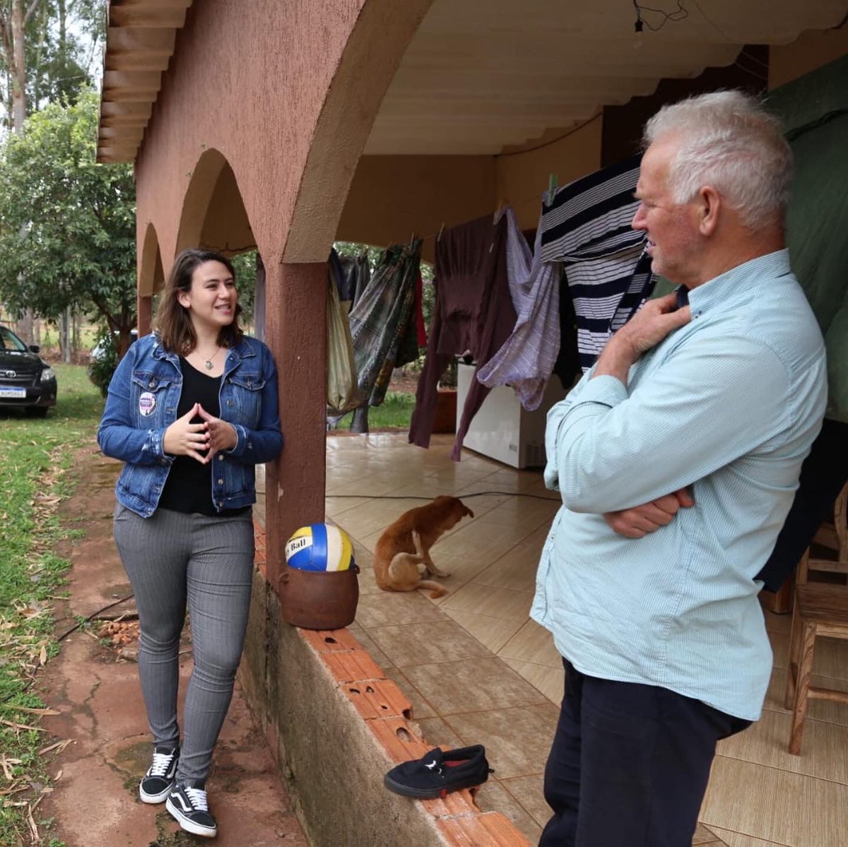RompattoBrenda's tweet photo. Ontem, estive com a minha equipe no assentamento de Itaguajé e nas cidades de Santo Antônio do Caiuá e São João do Caiuá.
Obg todos que nos receberam!
Vamos juntos nessa caminha final para as eleições!
Eleições 2022 - Brenda Rompatto (PSB) CNPJ 47.517.730/0001-28
#maringa #parana https://t.co/np27VCT5D6