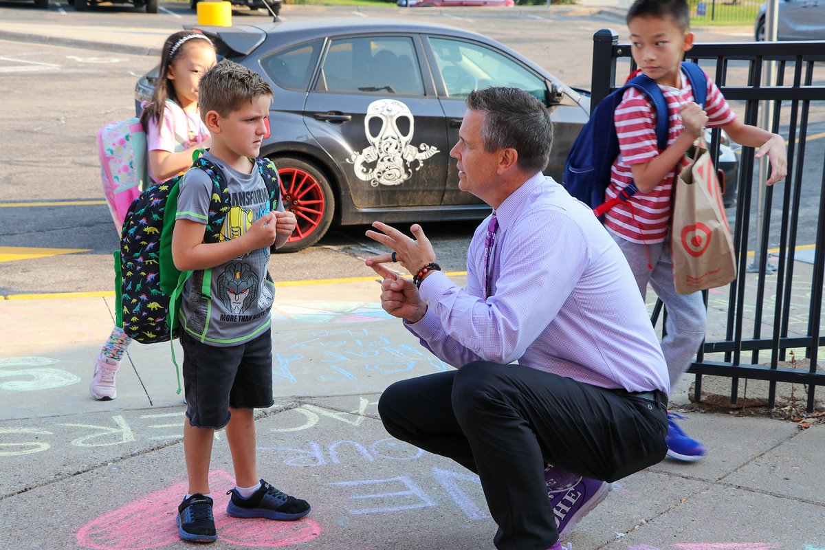 LakevilleAreaPS's tweet photo. Congratulations to Oak Hills Elementary on being validated as a Minnesota School of Excellence by the Minnesota Elementary School Principals’ Association. OHE received this prestigious honor for its commitment to modern teaching and learning. Read more: https://t.co/Ni3e1sdChA. https://t.co/Do7r68GmCz