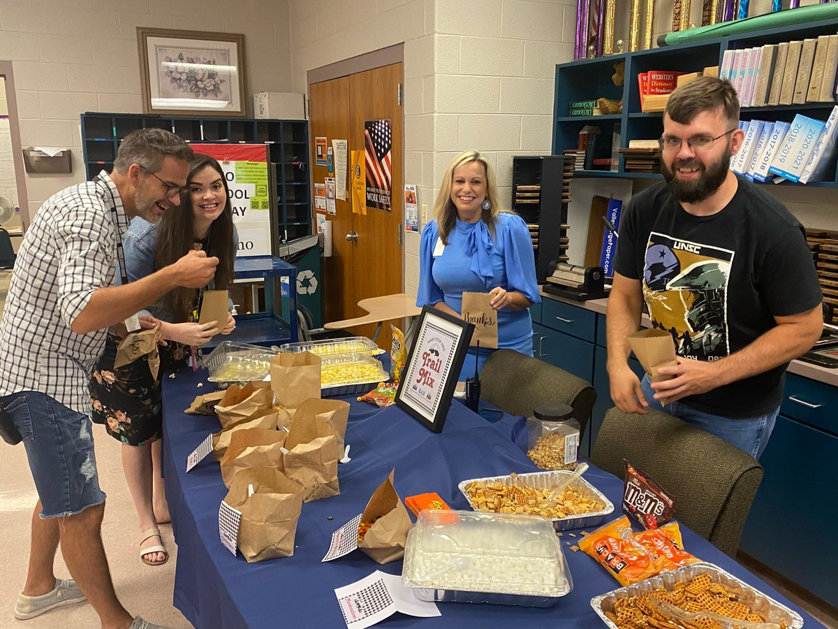 ses_cubs's tweet photo. It’s been a fun FALL filled day! We are thankful for the delicious TRAIL mix bar provided by our wonderful PTO! #makeyourownMIX #SISfamily
We also are so grateful for the slow start to fall weather as RUNNING club kicks back up for the year. #stayactive #healthyheartshealthyminds https://t.co/5ng5boQa9Z