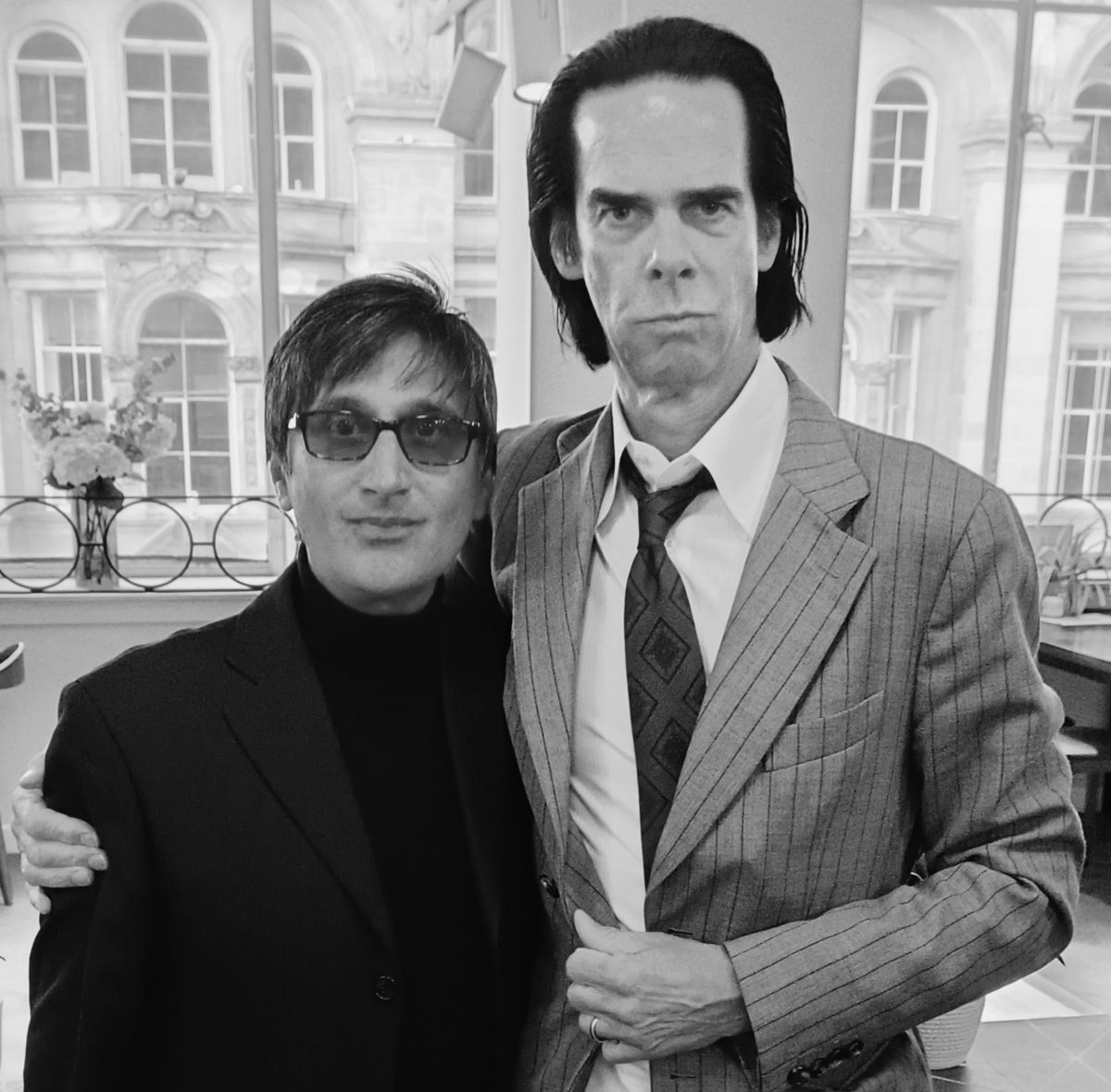 FuturePilotAKA's tweet image. Wow! Incredible micro-meet with one and only @nickcave on his 65th birthday at the book signing for Faith, Hope &amp;amp; Carnage
@canongatebooks with #SeanO'Hagan. We man hugged, chatted briefly about the book and then went into inevitable selfie mode.