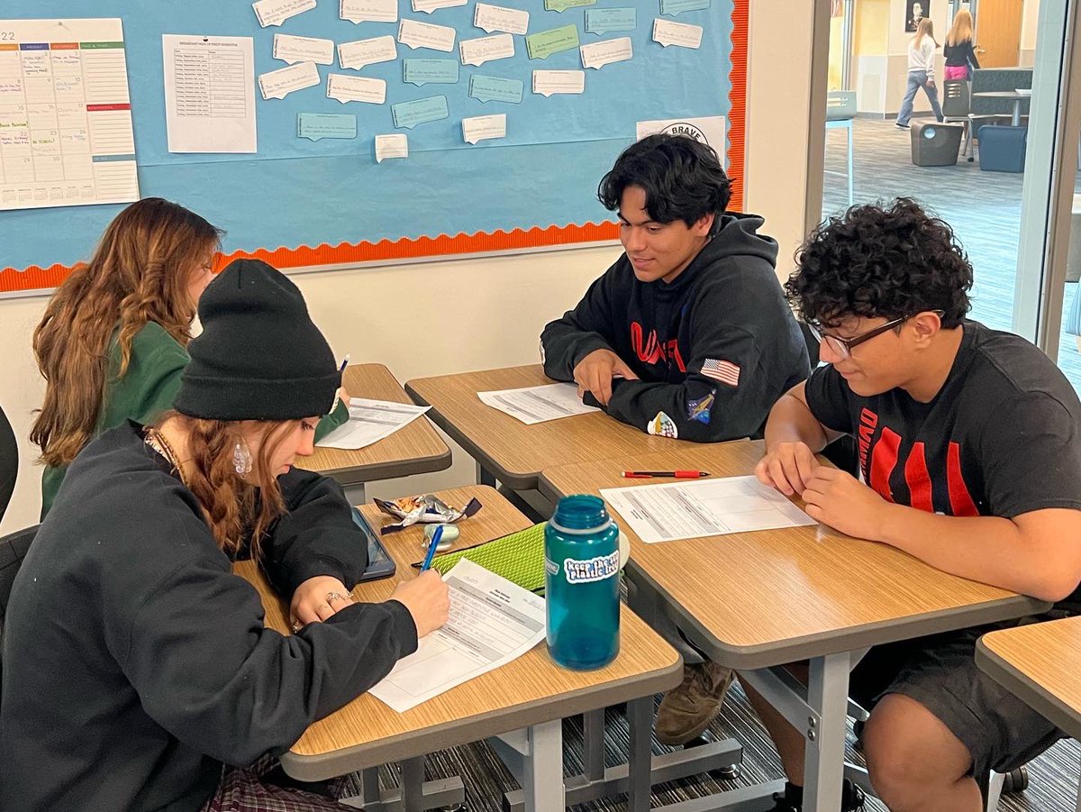NTHSBusEd's tweet photo. Consumer Seminar students practiced their job interview skills during a Mock Interview activity today. They topped things off with som amazing feedback for their peers to help them prepare for the real thing in the future! #BusEd #ConsumerEd #interviewing #realworldskills https://t.co/ppnNE4KZV7