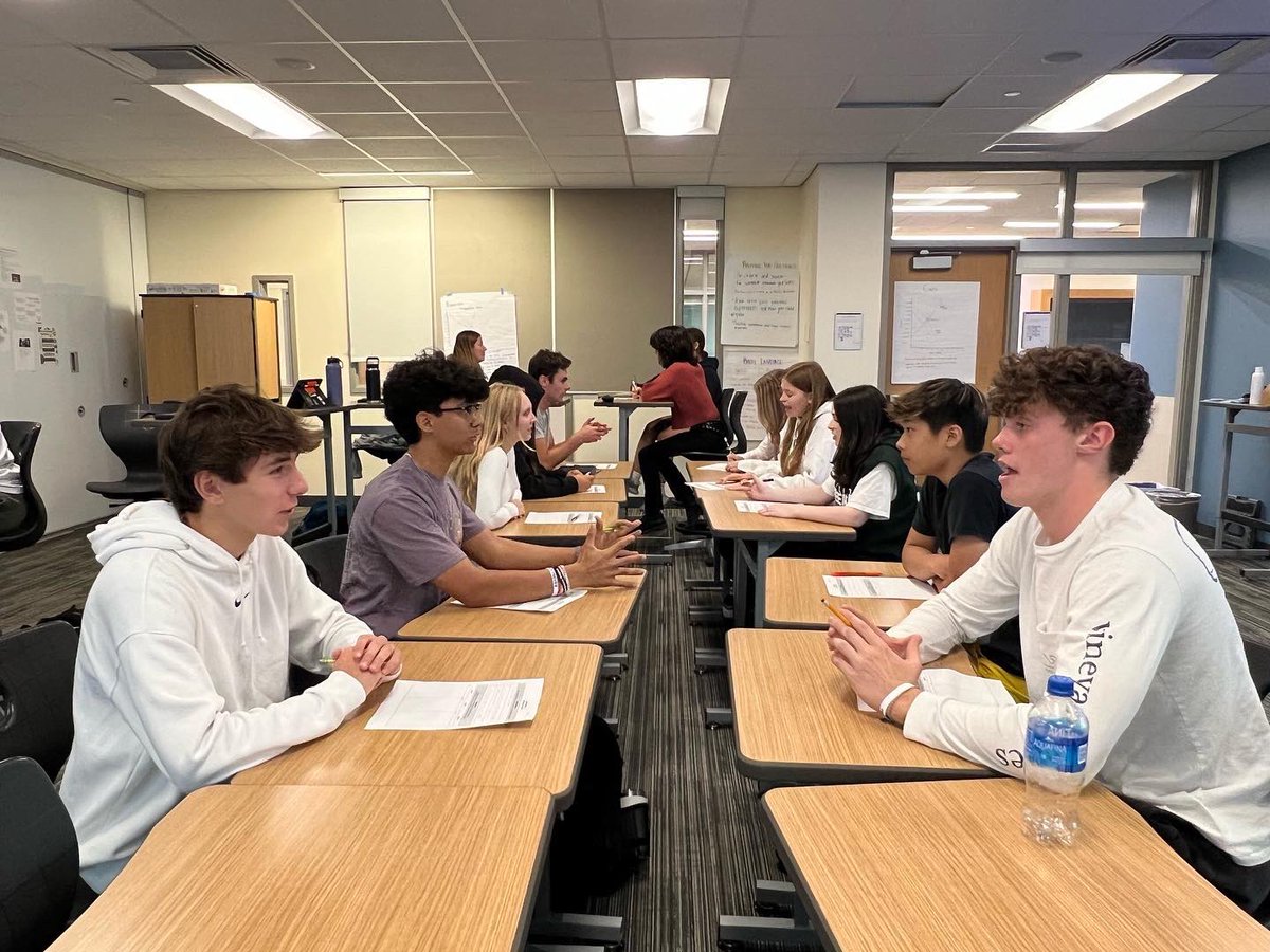 NTHSBusEd's tweet photo. Consumer Seminar students practiced their job interview skills during a Mock Interview activity today. They topped things off with som amazing feedback for their peers to help them prepare for the real thing in the future! #BusEd #ConsumerEd #interviewing #realworldskills https://t.co/ppnNE4KZV7