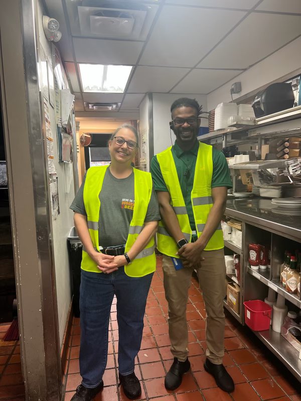 ChelsMarks561's tweet photo. Playing restaurant in ToGo tonight #chilis #chilislove #righthererightnow #beastinthesoutheast @Obione52 https://t.co/uddUvGBnQP