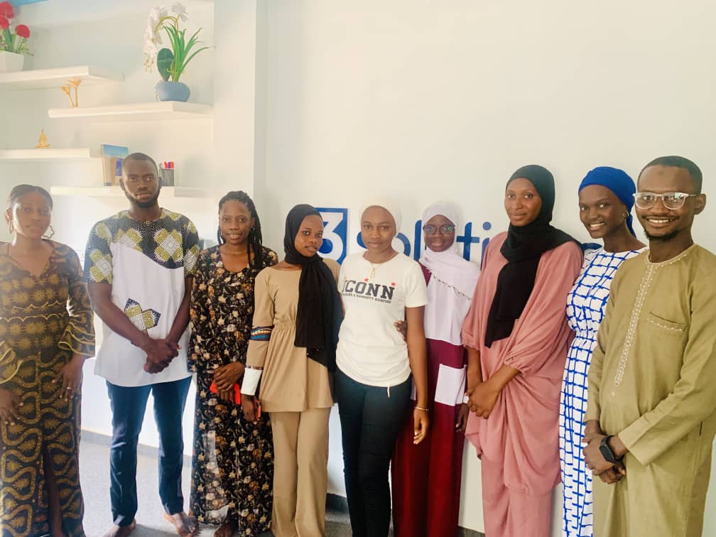 UAidFoundation's tweet photo. Earlier today our team completed orientation of the second badge of Volunteers, also had a brief session with our partner International Young Mothers Association (IYMA) on an upcoming project to benefit young mothers in local communities.
Thanks to #Top3Solutions for hosting us. https://t.co/Tq6uZlt8L3