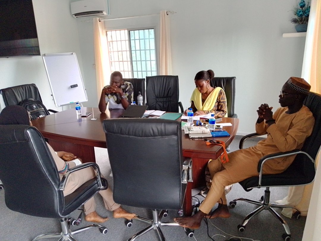 UAidFoundation's tweet photo. Earlier today our team completed orientation of the second badge of Volunteers, also had a brief session with our partner International Young Mothers Association (IYMA) on an upcoming project to benefit young mothers in local communities.
Thanks to #Top3Solutions for hosting us. https://t.co/Tq6uZlt8L3