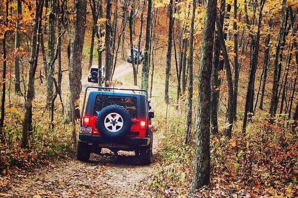ky_adventure's tweet photo. Sign up for the Jeep Jamboree in Williamsburg, KY October 20-23. Plus, stay and play and our newest venue, The Mint! https://t.co/BJvathEPbS #williamsburgky #jeepjamboree #adventure #kentuckyadventure #waterways #adventuretrails #travelky #kyadventure #adventureky https://t.co/8YO4SUk1G5