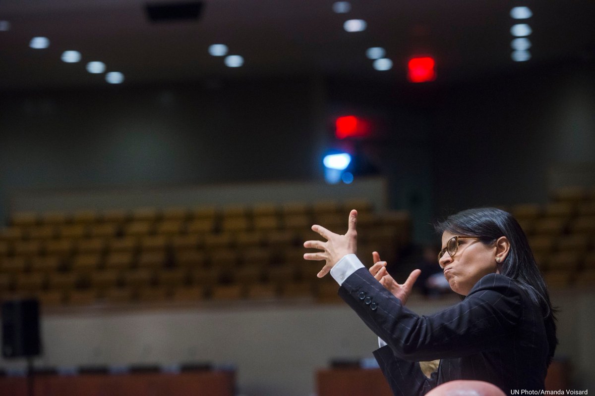 UN's tweet photo. Friday's International Day of Sign Languages highlights the important relationship between sign language and the human rights of deaf people. 

Find out more: https://t.co/LJjM02zc4h https://t.co/VX0rgpoz5k