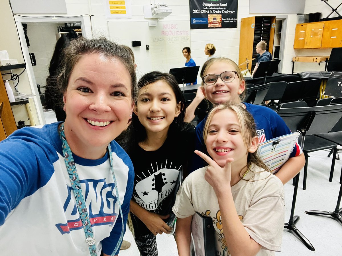 KlausmanMusic's tweet photo. One of the BEST parts of my job is seeing my graduated @OceeElem otters choosing band, orchestra, or chorus in middle school! @OCEEPrincipal @grayLn_FCS look at all these faces! Oh this made me SO happy! #fcsmusic @koperniak ❤️🎶🎵#futuremusicmakers https://t.co/v2cTCdTVuk