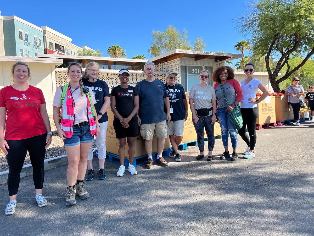 jackiefisher365's tweet photo. I love my job! This weekend @lifeisbeautiful helped feed 300 families. Thanks to a partnership with @threesquarelv and @juniorleaguelv . So happy I could be a part of it. https://t.co/dDNoPMNATP