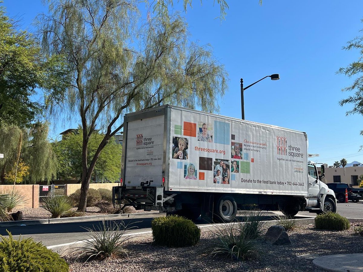 jackiefisher365's tweet photo. I love my job! This weekend @lifeisbeautiful helped feed 300 families. Thanks to a partnership with @threesquarelv and @juniorleaguelv . So happy I could be a part of it. https://t.co/dDNoPMNATP
