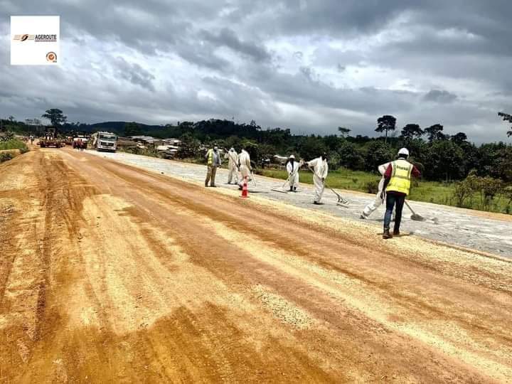 Badciss's tweet photo. Grand Lahou - Fresco !
Ça se dessine tout doucement..
75 km en mode métamorphose..
#Cotiere
#Routes
#Ponts https://t.co/81d1Yhtrmn