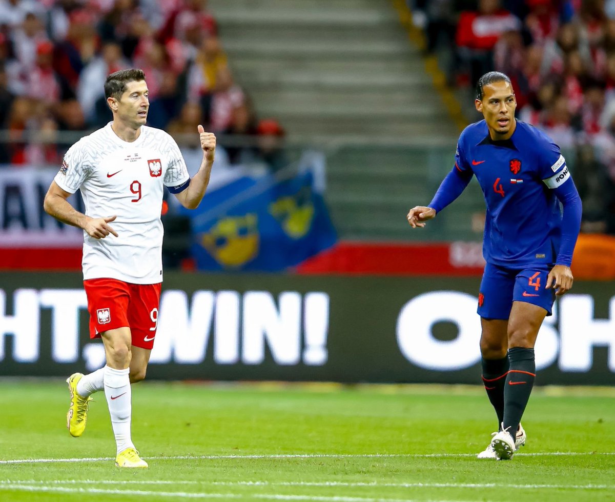 SamueILFC's tweet photo. Van Dijk has now pocketed two of the best strikers in the world Haaland and Lewandowski already this season.🇳🇱🔴 https://t.co/IxsISfdSca