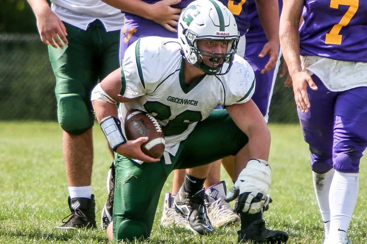 matthewconlin56's tweet photo. Excited for our first home game and Friday night lights. Thanks for the photos @dpemrick #gogreen https://t.co/PxRa9PL3ig