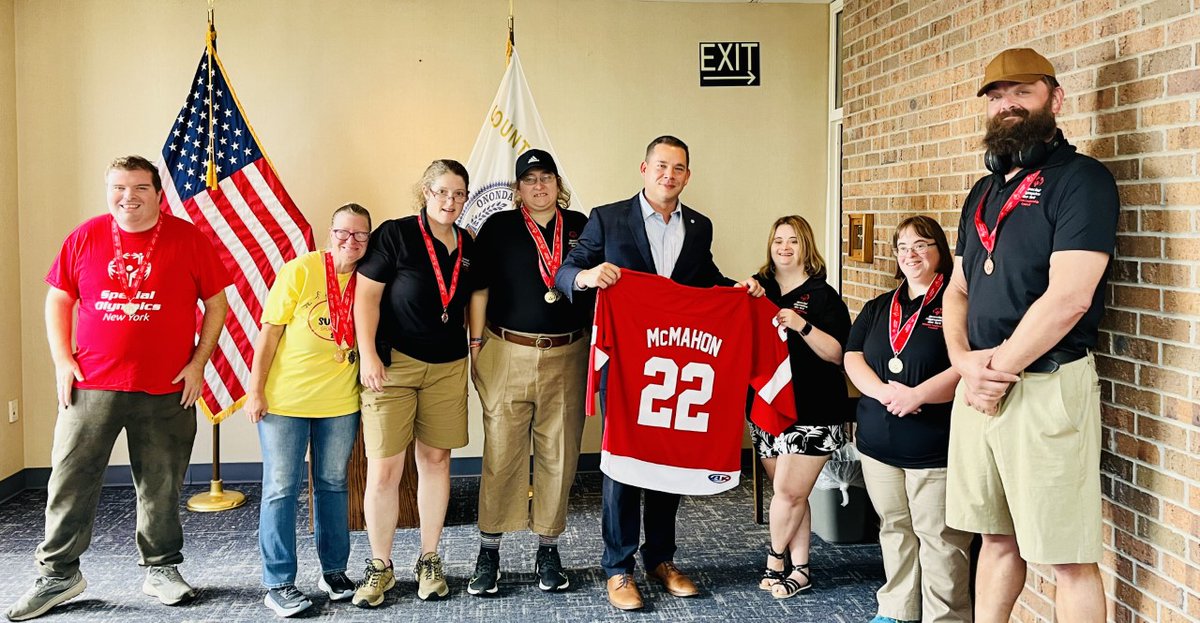 OnondagaCounty's tweet photo. Thank you to @SpecOlympicsNY / @SONYcentral for stopping by and presenting @CEJRyanMcMahon with an official #SpeicalOlympics Jersey! These athletes are the best of the best and we can't wait to see what they accomplish next! https://t.co/3UyB0MidW0