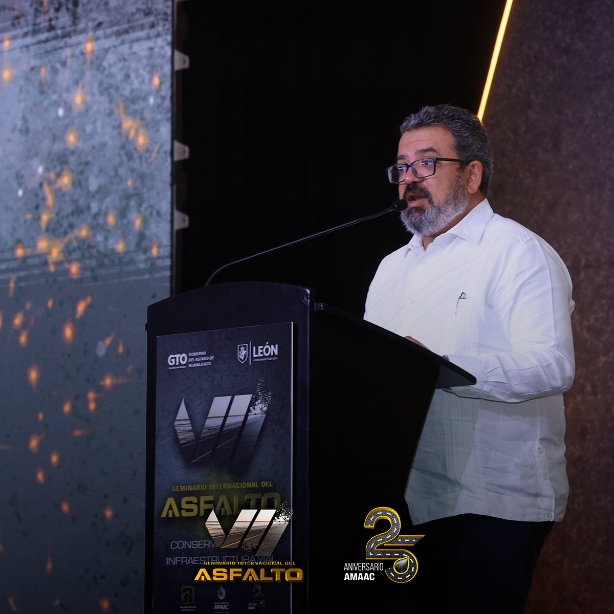 AMAACmx's tweet image. Esto fue un poco de lo que vivimos el día de hoy en nuestras Conferencias Magistrales, las cuales estuvieron a cargo del Lic. Jorge Nuño Lara y el Dr. Gaylon Baumgardner. ¡Sin duda este evento está haciendo historia! ¡Mañana continuaremos con este festejo por nuestros 25 años!