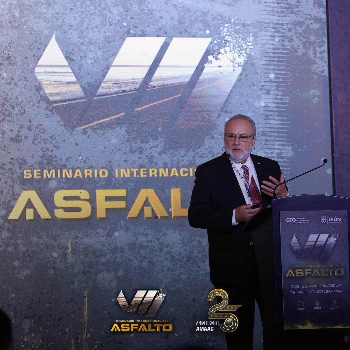 AMAACmx's tweet image. Esto fue un poco de lo que vivimos el día de hoy en nuestras Conferencias Magistrales, las cuales estuvieron a cargo del Lic. Jorge Nuño Lara y el Dr. Gaylon Baumgardner. ¡Sin duda este evento está haciendo historia! ¡Mañana continuaremos con este festejo por nuestros 25 años!