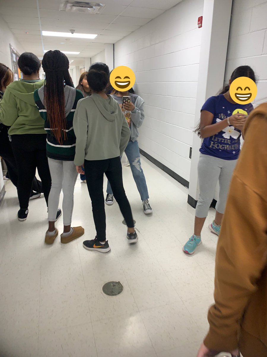 TuranoScience's tweet photo. So much fun at our first yearbook meeting! First, we talked about techniques for capturing this year’s memories. Then we put our new skills to work right away! Looking forward to working with this amazing team! #kreps @SafarScience @MHKAdmin https://t.co/LLsc2x2BTi