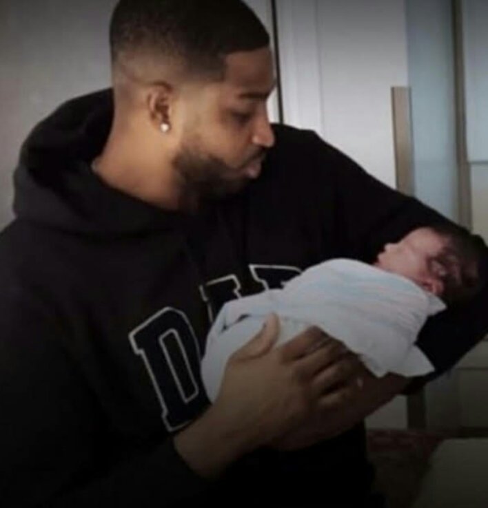 CeceSang's tweet photo. 💙Baby Alert💙 #KhloeKardashian #TristanThompson Baby Boy on season 2 #Hulu  #KeepingUpWithTheKardashians
#Koko #TrueLilBro #BabyBoy https://t.co/2imrh9thcM