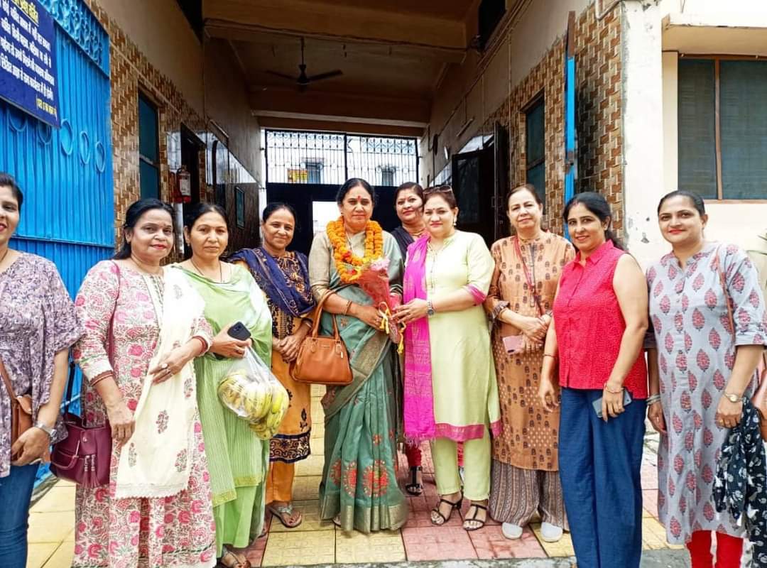 Poonamsharma59's tweet photo. देश के यशस्वी प्रधानमंत्री @narendramodi जी के जन्मदिन से चल रहे सेवा पखवाड़े के अंतर्गत विभिन्न सामाजिक संस्थाओं को जोड़ते हुए लायंस क्लब द्वारा तिलक रोड स्थित बाल विनीता आश्रम में रह रहे अनाथ बच्चों के लिए आयोजित भंडारे में रहना हुआ

#SewaPakhwada https://t.co/m3R3INW8bQ