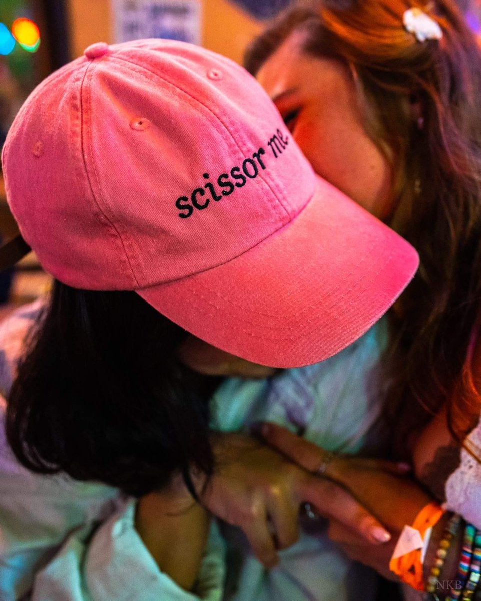 PlatinumMax's tweet photo. 🗣️ YO! LISTEN! 🗣️
Scissor Me dad hats are available online! Limited run! Via StashPages! ✂️
Two colors. Coral Pink & Nautical Red 😍
Check the page for more info:
https://t.co/sZ6ZCU3xOi https://t.co/1RYSWLucex