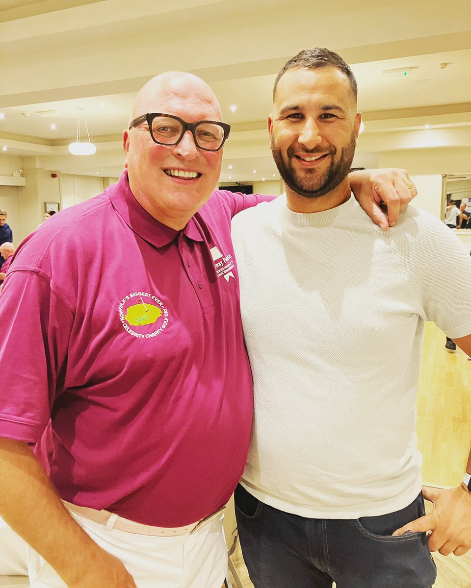 tpwatto's tweet photo. 28 years ago Nana bought me 2 Norwich shirts, one being the goal keeping shirt with @MrGunny1963 on the back. Well tonight I got to meet the man himself at an @archwayevents https://t.co/XoBr9kWBJb