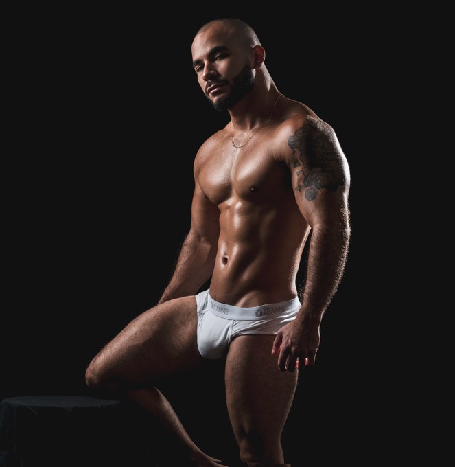 Thug Vibes ? - Nicholas by @PaulJamnicky  https://t.co/GiK6hulLCm ?
.
@hotd_goodm @HotGuyZone @bulgespotter