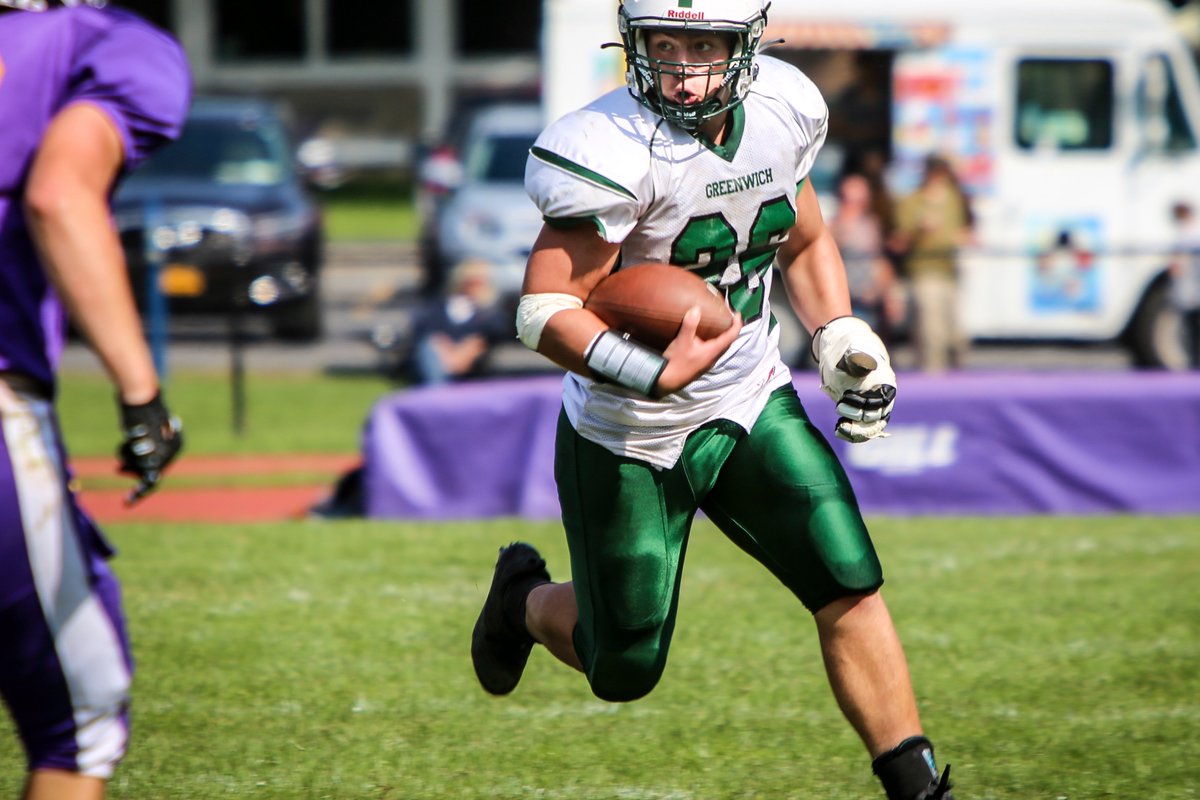 matthewconlin56's tweet photo. Excited for our first home game and Friday night lights. Thanks for the photos @dpemrick #gogreen https://t.co/PxRa9PL3ig