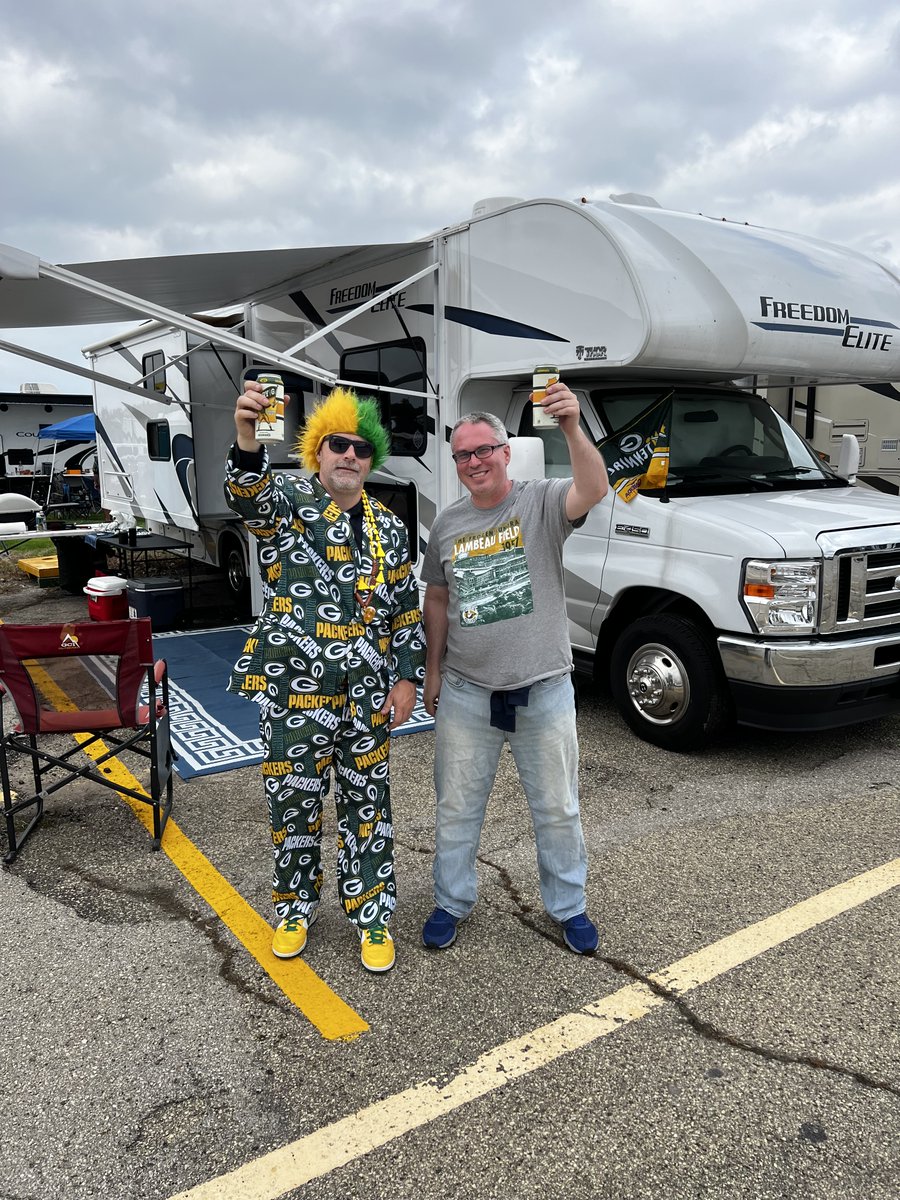 ddssquadpod's tweet photo. Green Bay Packers Home Opener Weekend https://t.co/ORxhdna9Rd via @YouTube 
@lenbeebe @Bfinnigan528 @dodopeshitsquad #GoPackGo https://t.co/qxzP1Od2st