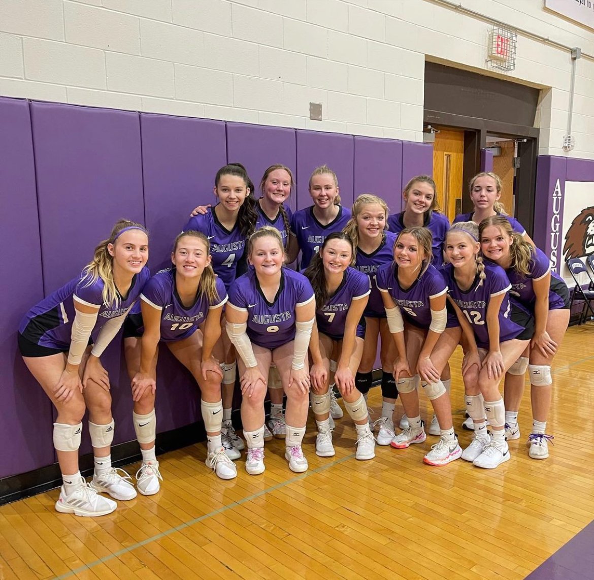 augusta_beavers's tweet photo. Parents night for Augusta Volleyball! 
Tonight we take the time to recognize the parents of our volleyball players.  We appreciate everything you do for our program and athletes!

Be sure to follow augusta_vb_ over on Instagram, to not miss any highlights of their season! https://t.co/47p0LAJas2