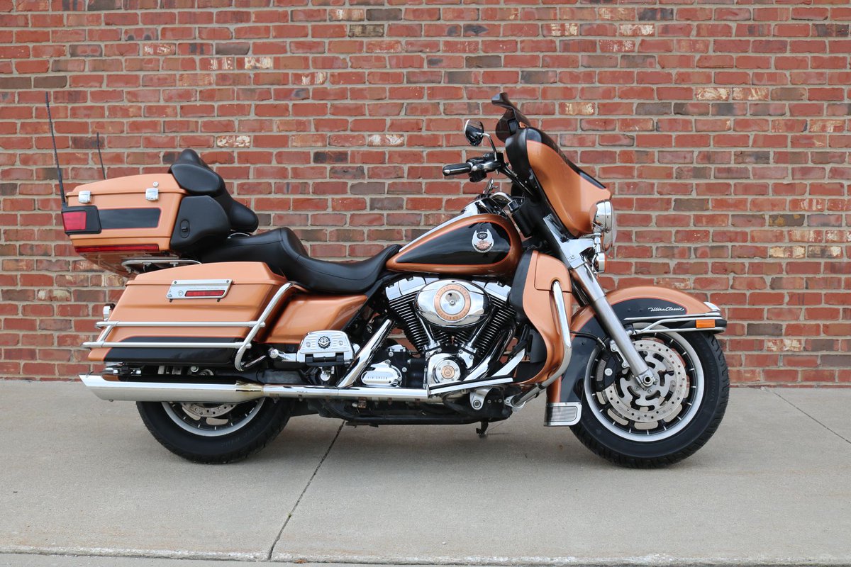 ZylstraHDAmes's tweet photo. 2008 HARLEY-DAVIDSON ULTRA CLASSIC® ELECTRA GLIDE®
105th Anniversary Copper Pearl / Vivid Black
Extras: Add On's: Hash Pipes Exhaust, WindVest Windscreen, Wind Shield Bags, Zylstra Oil Cap, Chrome Gauge Trim.
https://t.co/rY3rfNr3ry https://t.co/4PIC5YH4Kg