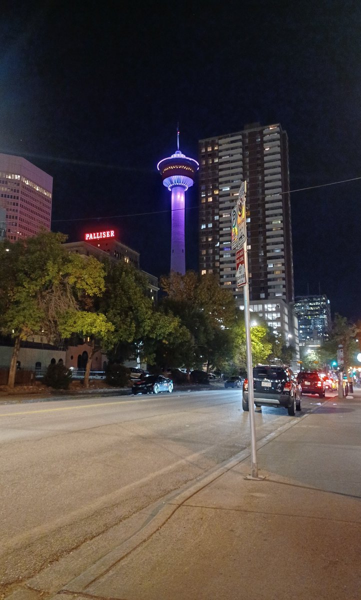 PaulVanGem's tweet photo. Driving downtown last night and saw that the city was repping the colors of my cover page! Thanks for supporting my book Calgary!
https://t.co/NcLdD4HX2a
#Calgary #TheChaosPortal #newauthour https://t.co/BbBt92sLPf