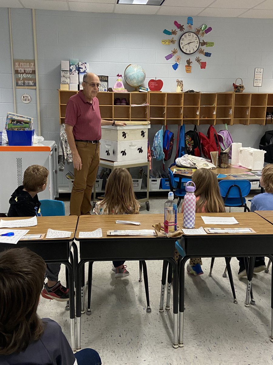 strader268's tweet photo. #beekeeping #titantrue #secondgraderocks https://t.co/Mdl2sWAMxO