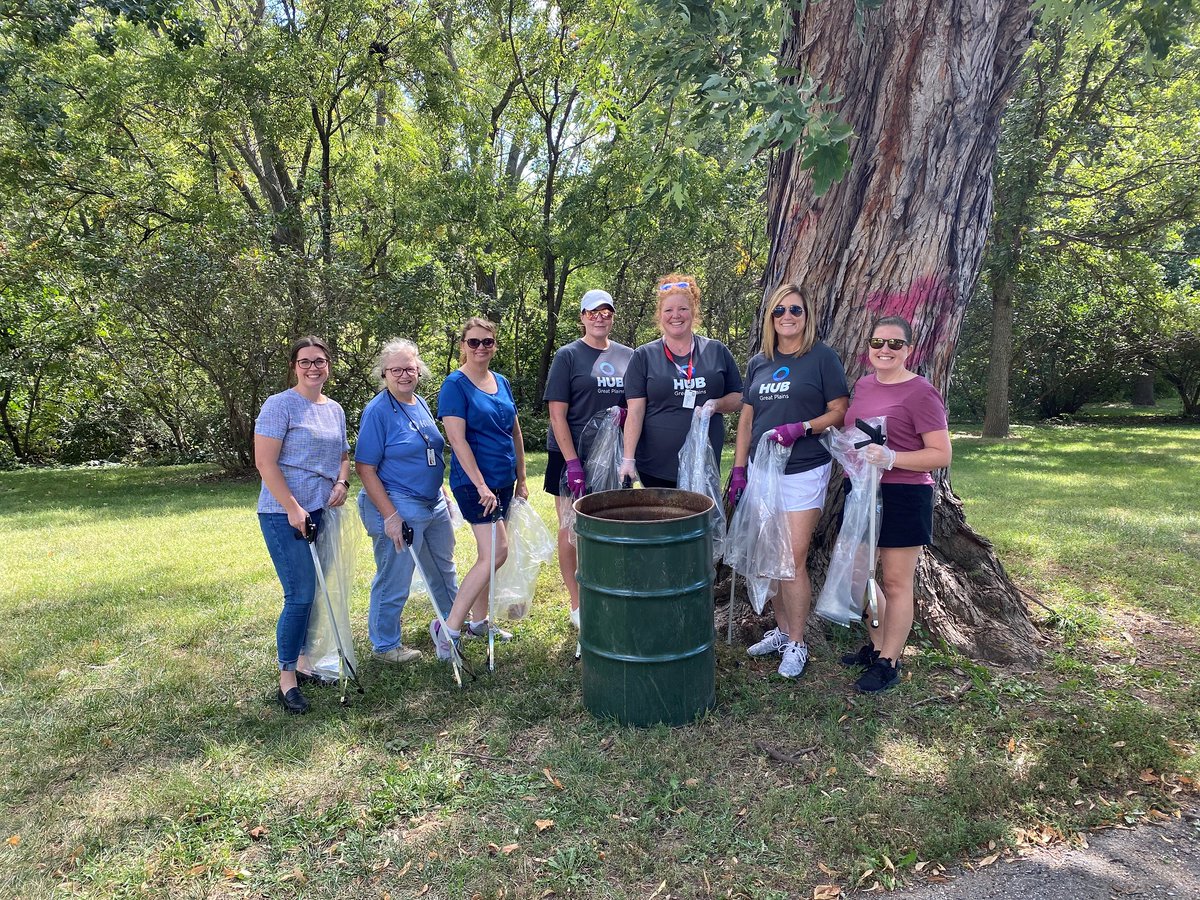 HUBGreatPlains's tweet photo. Our Omaha group went to work cleaning up one of our local parks last week! It was a beautiful day to help out our community and enjoy some time together as a team! @keepomahabeautiful
#LifeAtHUB #HUBGreatPlains #HUBGives #KeepOmahaBeautiful #OmahaParks https://t.co/Xu5Di1yVb2