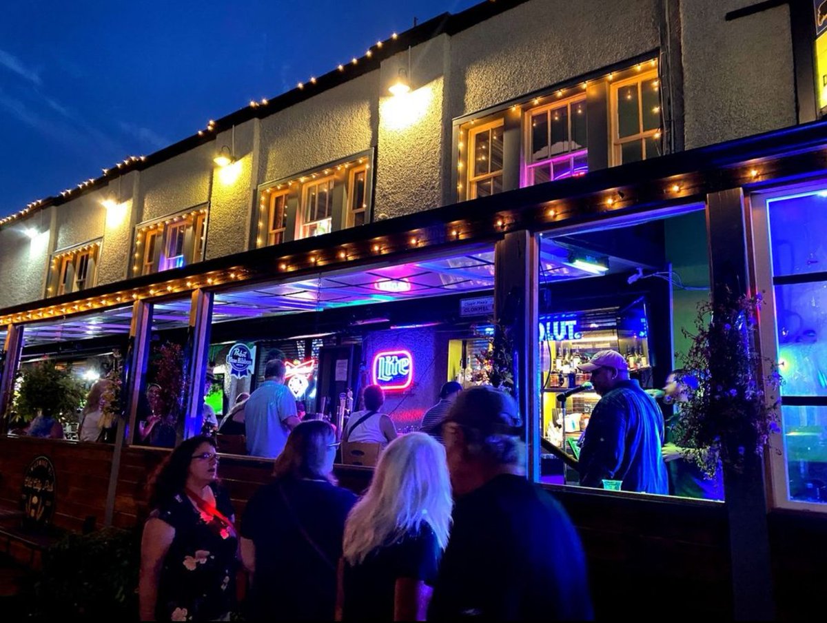 DoWildwoodNJ's tweet photo. Irish Weekend starts tomorrow in Downtown Wildwood! Hit up some of our bars and restaurants to celebrate! 

🍀Cattle &amp; Clover 
🍀Old City Pub
🍀Goodnight Irene's 

#DOOWW #DowntownWildwood #IrishWeekend #DineDowntown #DrinkDowntown https://t.co/UlaNkPoArt